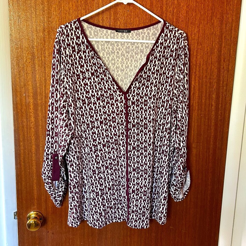 Maroon and White Papermoon Knit Top with 3/4 sleeves